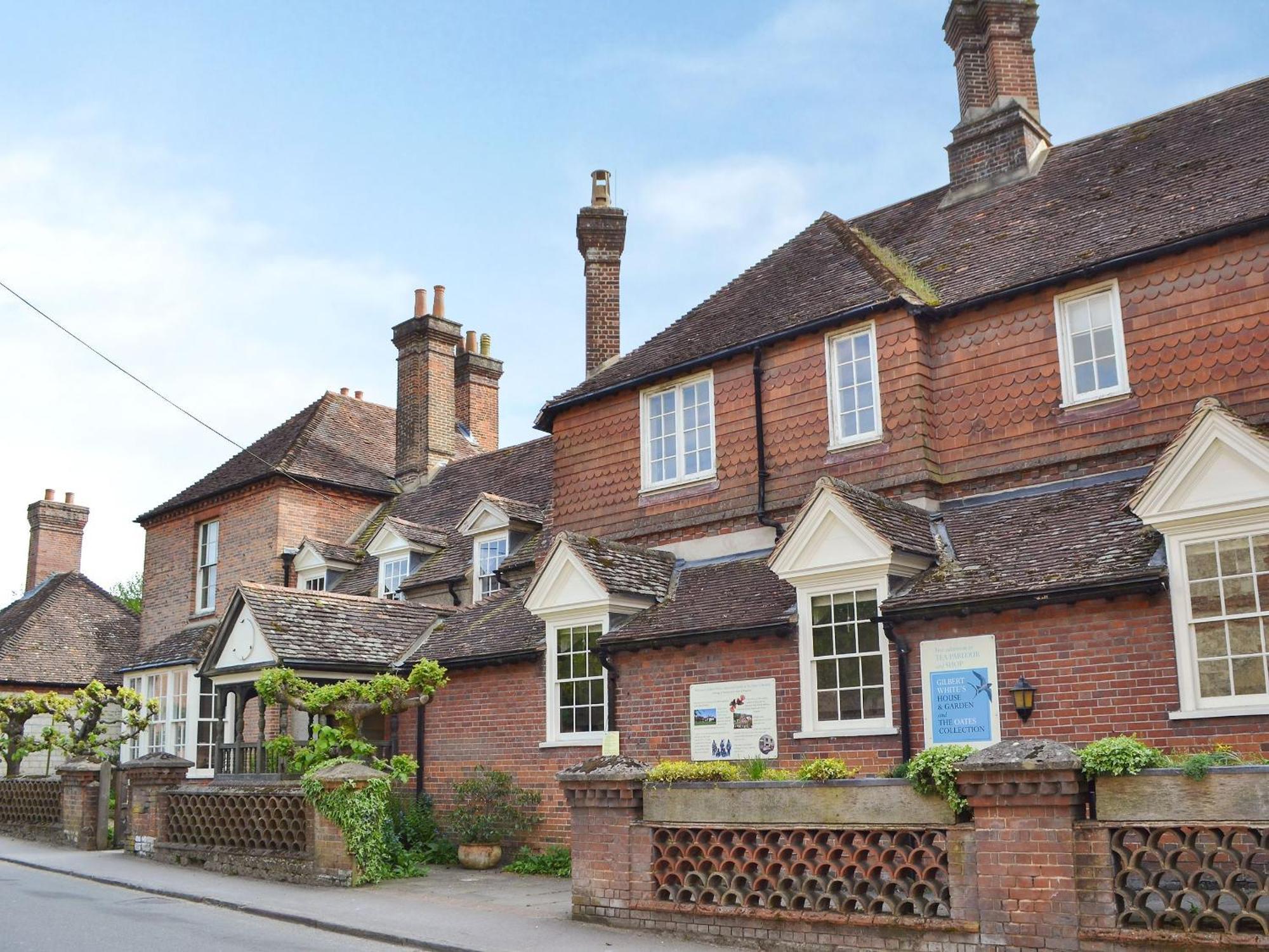 Stable Yard Cottage Selborne Exterior photo